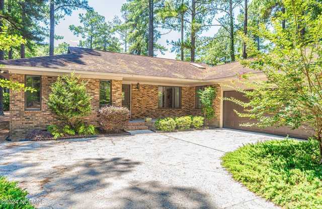 165 Merion Circle - 165 Merion Circle, Pinehurst, NC 28374