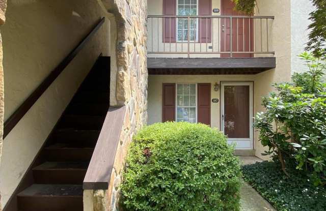 168 VALLEY STREAM Circle - 168 Valley Stream Circle, Chesterbrook, PA 19087