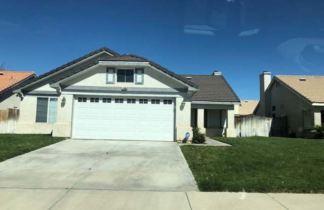 Gorgeous and Large 4 bedroom Custom Single Story Rental Home - 13083 Troy Court, Victorville, CA 92395