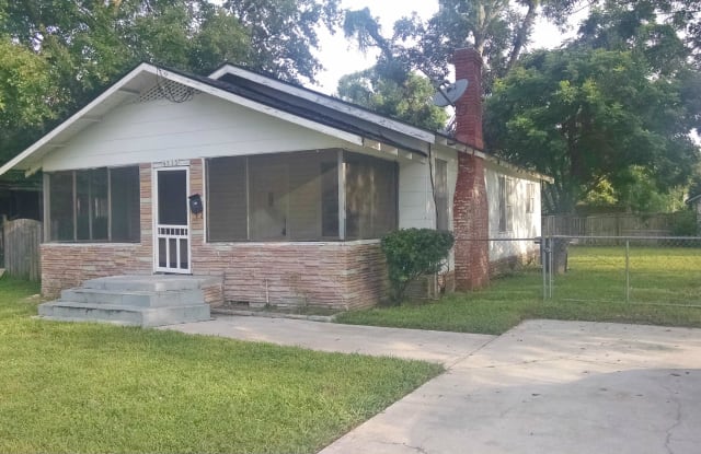 4535 Woolman Ave - 4535 Woolman Avenue, Jacksonville, FL 32205