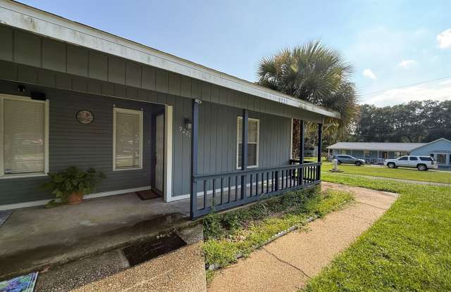 Pensacola - Ferry Pass - 2 bedroom, 1 bathroom - lawn care included Gallery 1