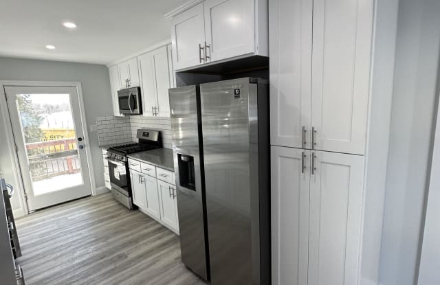 228 Chesna Drive - 228 Chesna Drive, Whitehall, PA 15236