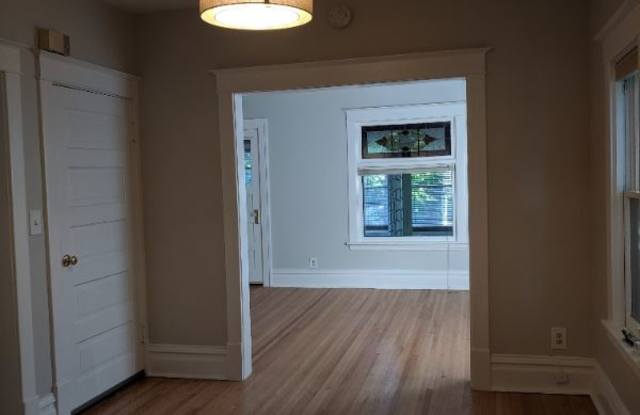 1616 3rd Street NE Gallery 3