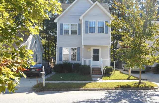 Cute 3 bedroom 1.5 bath home located close to downtown Holly Springs. photos photos