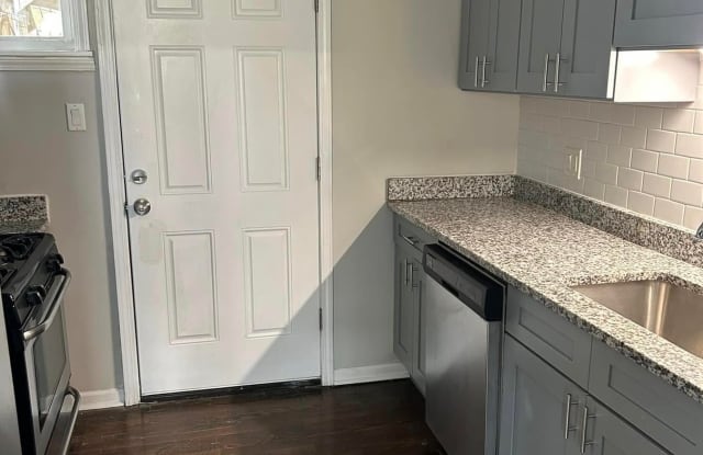 4618 S Lake Park Ave - 4618 South Lake Park Avenue, Chicago, IL 60653