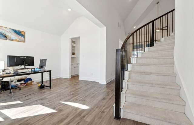 1710 Highwood Road Gallery 2