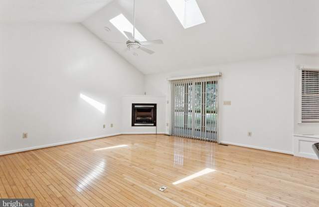 14610 BALSAM Court Gallery 4