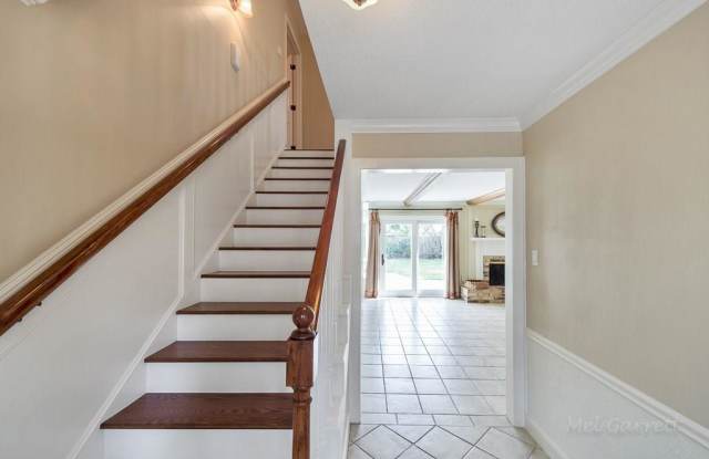 1055 Flagmore Drive Gallery 4