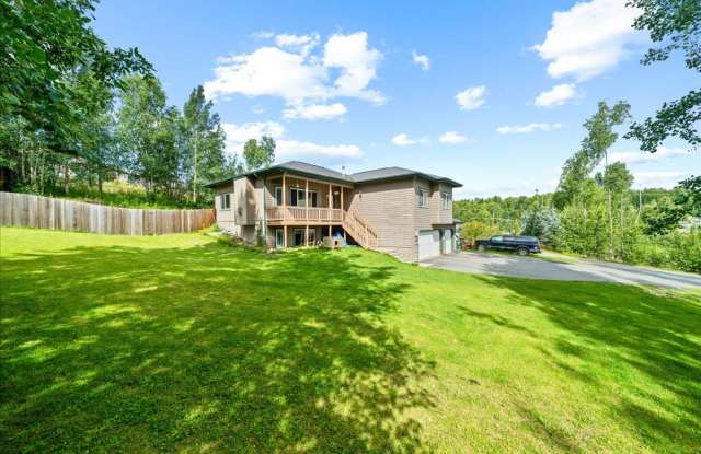 Great home for multi generational living, roommates or even assisted living! House on a hill in Victoria Estates with 6 spacious Bedrooms, 3 full bathrooms, 3 car garage and over 2500 square feet of living space!! Gallery 4