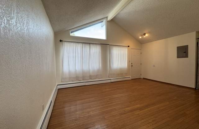 1233 Crescent Drive Gallery 3