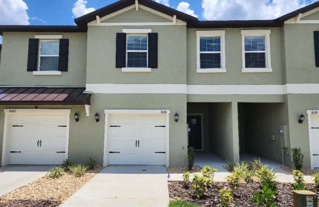 Like New!!! 3-Bedroom, 2.5-Bathroom Townhouse in Zephyrhills - **MOVE-IN SPECIAL, $500 OFF** - 7078 Ripple Pond Loop, Zephyrhills, FL 33541