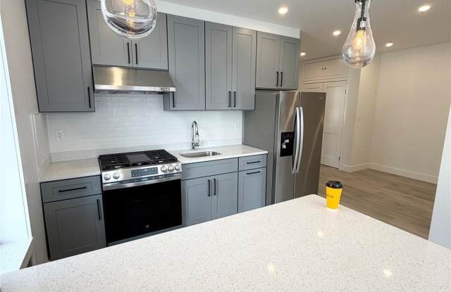 18 Bay 22 Street unit: 2Fl photos photos