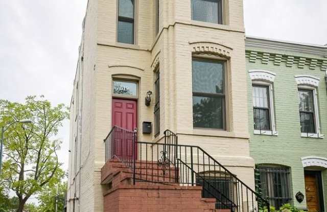 519 10TH Street SE Gallery 2