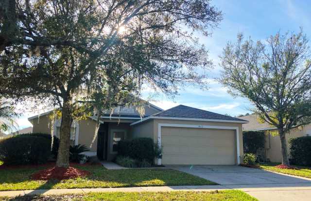 PRETTY HOME IN ORLANDO IN THE STONEYBROOK SUBDIVISION - 14112 Leicester Lane, Alafaya, FL 32828