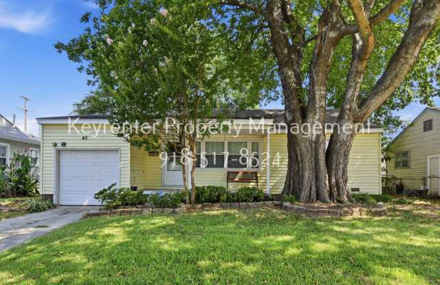 Remodeled Midtown Tulsa Bungalow – Classic Charm with Modern Updates! Gallery 1
