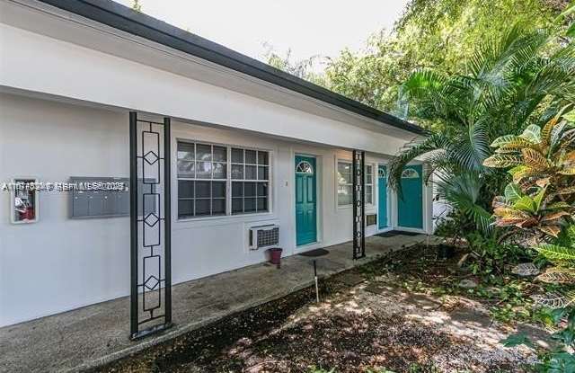 1717 NE 12th St photos photos