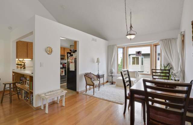 2858 Kenwood Isles Drive Gallery 2