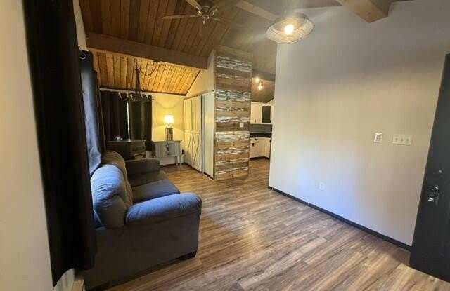 1240 Valley Drive Gallery 4