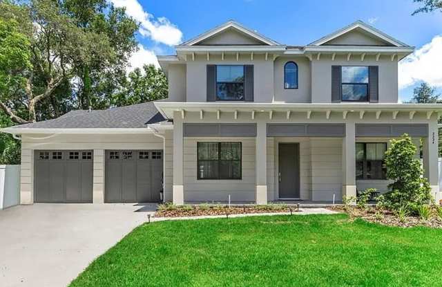 Exquisite 4-Bed, 5.5-Bath Executive Retreat with Lap Pool in Prime Winter Park Location photos photos