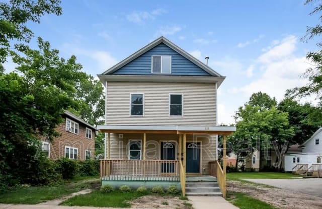 816 Sibley St NW 1 - 816 Sibley Street Northwest, Grand Rapids, MI 49504