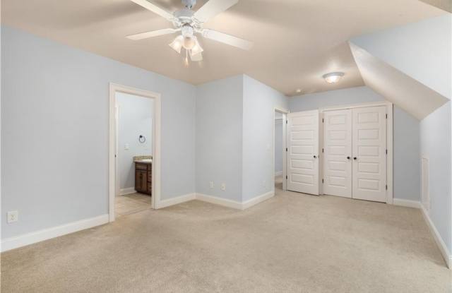 Spacious 5BR/4BA Home Near Downtown Auburn – Ideal Location  Comfort! photos photos