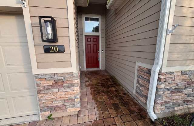 Spacious 4BR/3BA on Large Corner Lot! Water Views, Screened Patio, Double Garage & Outdoor Fireplace! Gallery 4