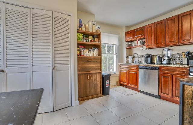 65 GILES AVE photos photos