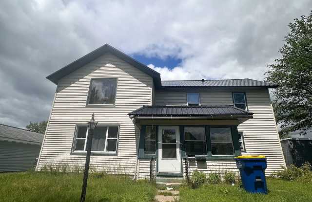 904 E 6th Street - 904 East 6th Street, Merrill, WI 54452