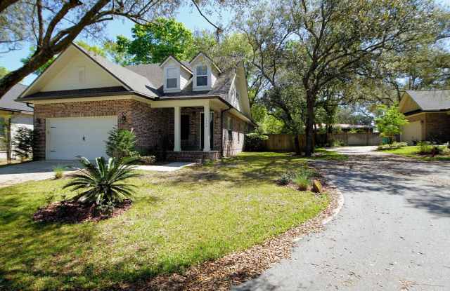 4 Bedroom home in the heart of Niceville Gallery 1