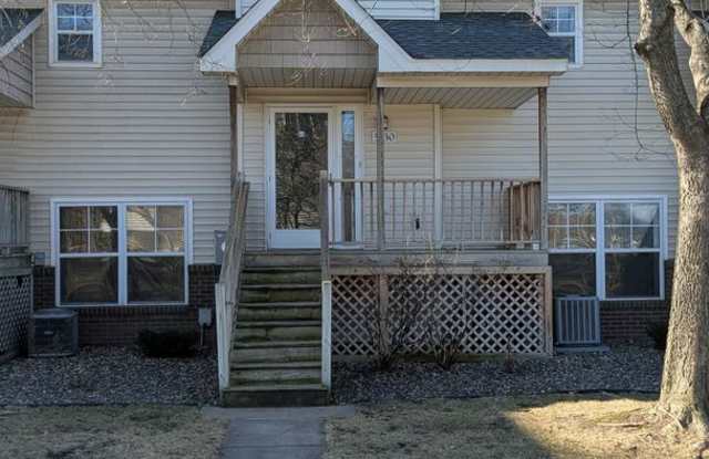 Location location location! This beautiful Fridley 3 bedroom townhouse, dont miss out! photos photos