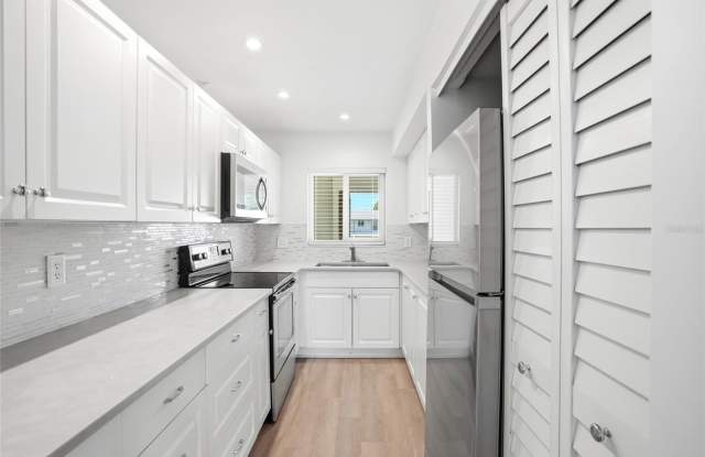 4570 OVERLOOK Drive NE Gallery 3
