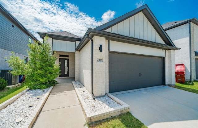2416 Green River Road photos photos