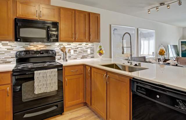 Echo Lake Apartments Gallery 2