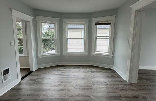 319 Maplewood Avenue Gallery 2