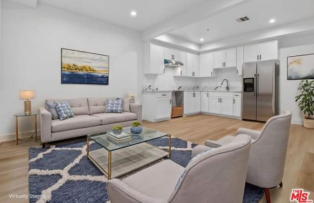 11446 Oxnard St photos photos