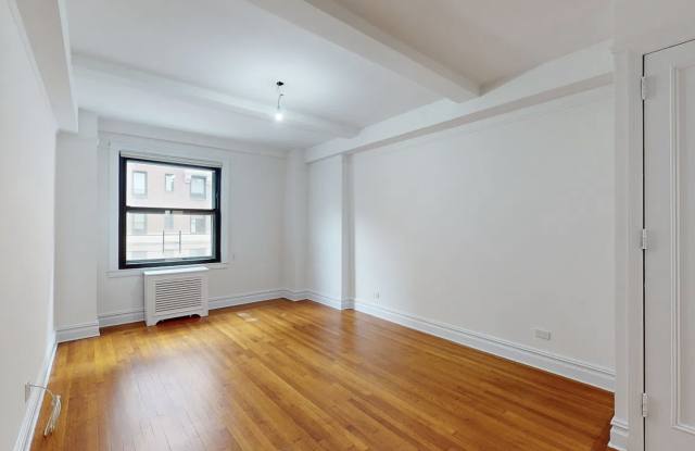143 E 74th St Gallery 4