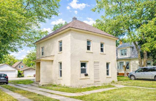 4 Bed 2 Bath Home photos photos