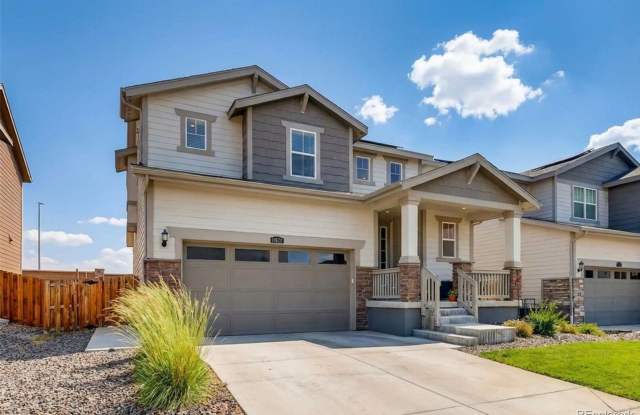 Spacious & Bright, Multi-Level 3BR 3BA in Commerce City w/ Private Yard! Gallery 3