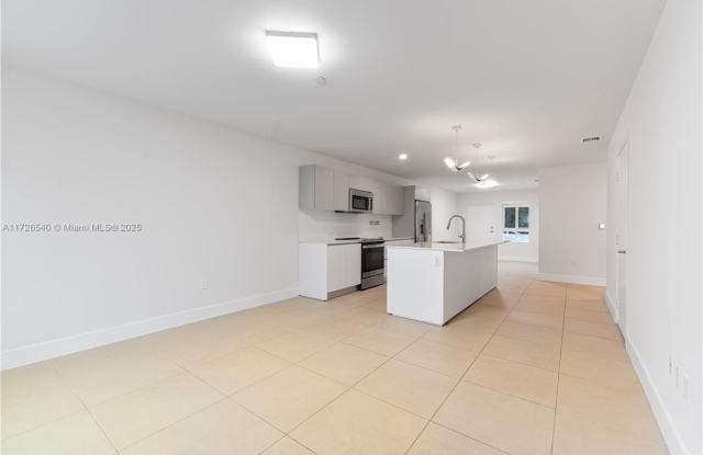 2555 NE 193rd Street 2102, Miami, FL 33180 photos photos