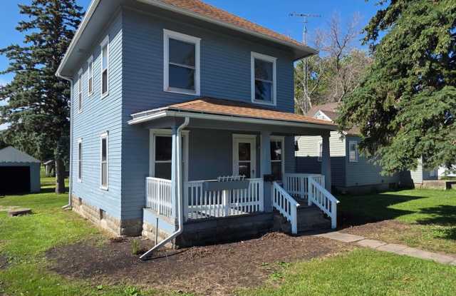 Spacious 3 bedroom $800 per month photos photos