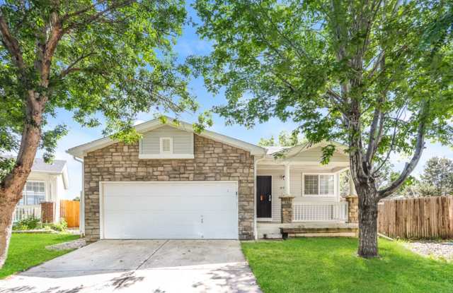 Charming 3bd/2ba Single-Level Home with Spacious Yard - FREE iPad or 55” TV if moved in by 5/15! photos photos