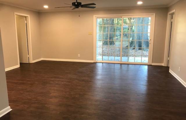 Beautifully Remodeled 3 bed 2 bath in North Monroe Gallery 4