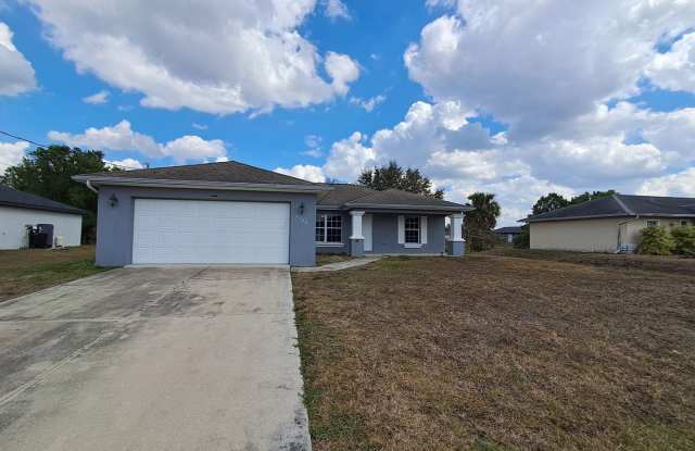 AVAILABLE NOW! 3 Bedroom, 2 Bath Single Family Home photos photos