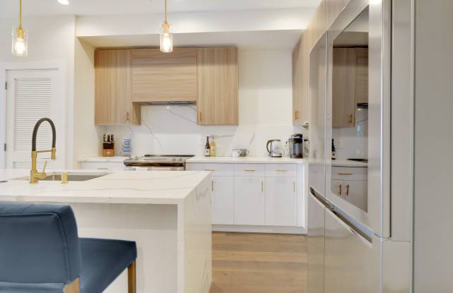 922 N 15th St photos photos