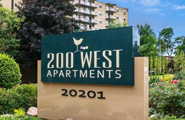 200 West Gallery 1