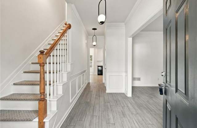 2280 Orleans Avenue Gallery 3