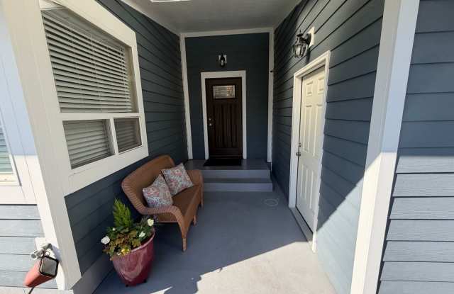 3 Bed 1 Bath rambler For Rent $3,000.00/Monthly in Edmonds Gallery 3