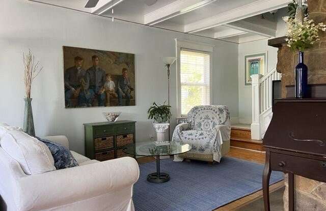 402 Brinley Avenue Gallery 3