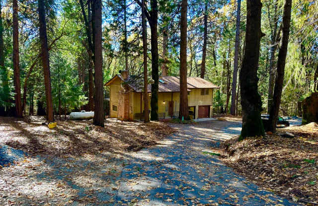 Tastefully Renovated 4 Bedroom 3 Bathroom Split Level Home in Nevada City - 12881 Idaho Maryland Road, Nevada County, CA 95959