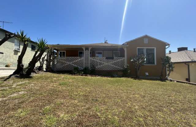 Charming 3 Bed 1 Bath For Rent *$400.00 Off The First Month's Rent Move In Special!* photos photos